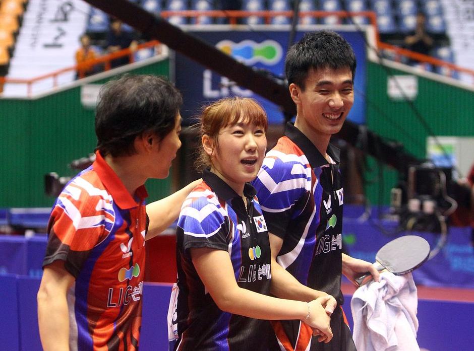 Le double mixte coréen Lee Sangsu/Park Young Sook champion d'Asie 2013 Le double mixte coréen Lee Sangsu/Park Young Sook champion d'Asie 2013