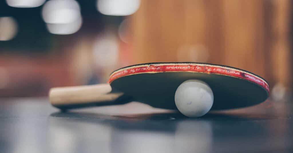 découvrez l'univers du tennis de table : techniques, stratégies et équipements pour améliorer votre jeu. que vous soyez débutant ou joueur expérimenté, plongez dans nos conseils et astuces pour exceller à la table.