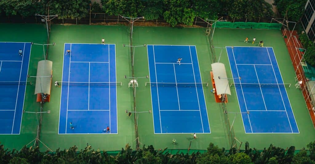 découvrez des joueurs de tennis de table talentueux, leurs techniques, astuces et compétitions pour améliorer votre jeu.