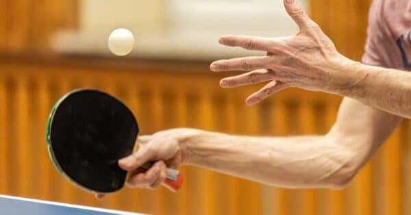 découvrez tout sur le tennis de table : règles, équipements, techniques et conseils pour améliorer votre jeu et profiter pleinement de ce sport dynamique et accessible à tous.