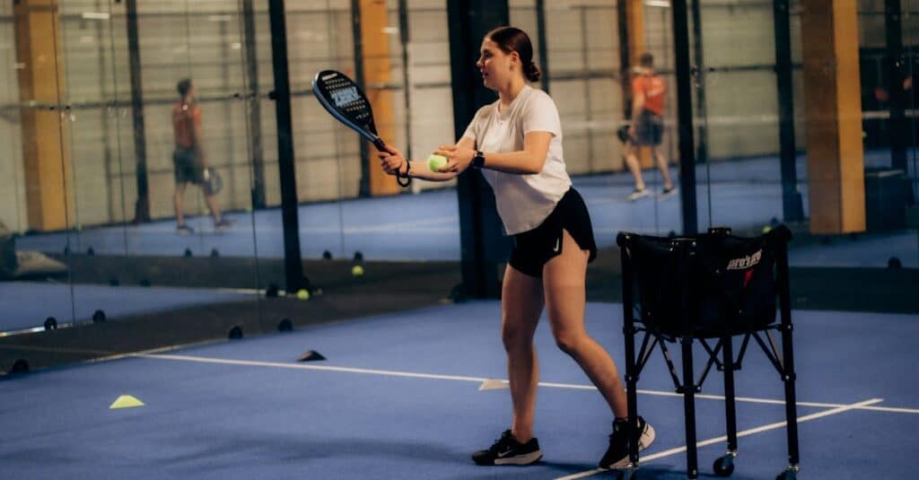 découvrez tout sur le tennis de table : règles, techniques, équipements et conseils pour tous les niveaux. améliorez votre jeu et profitez de ce sport dynamique et accessible.