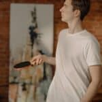 découvrez tout sur le tennis de table : techniques, règles, équipements et conseils pour améliorer votre jeu.