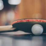 découvrez tout sur le tennis de table : règles, techniques, équipements et conseils pour améliorer votre jeu.