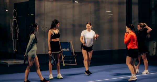 découvrez le championnat du monde de tennis de table par équipes féminines, un événement international où les meilleures joueuses s'affrontent pour la victoire ultime.