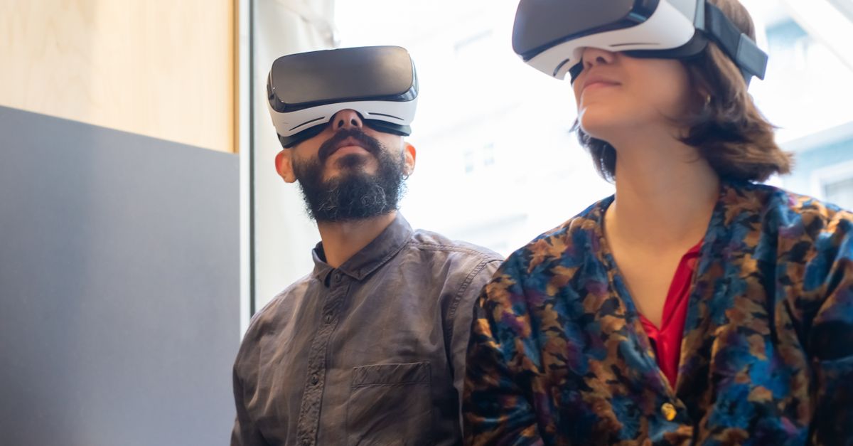 découvrez la réalité virtuelle, une technologie immersive qui transforme votre expérience numérique en un monde interactif et captivant.