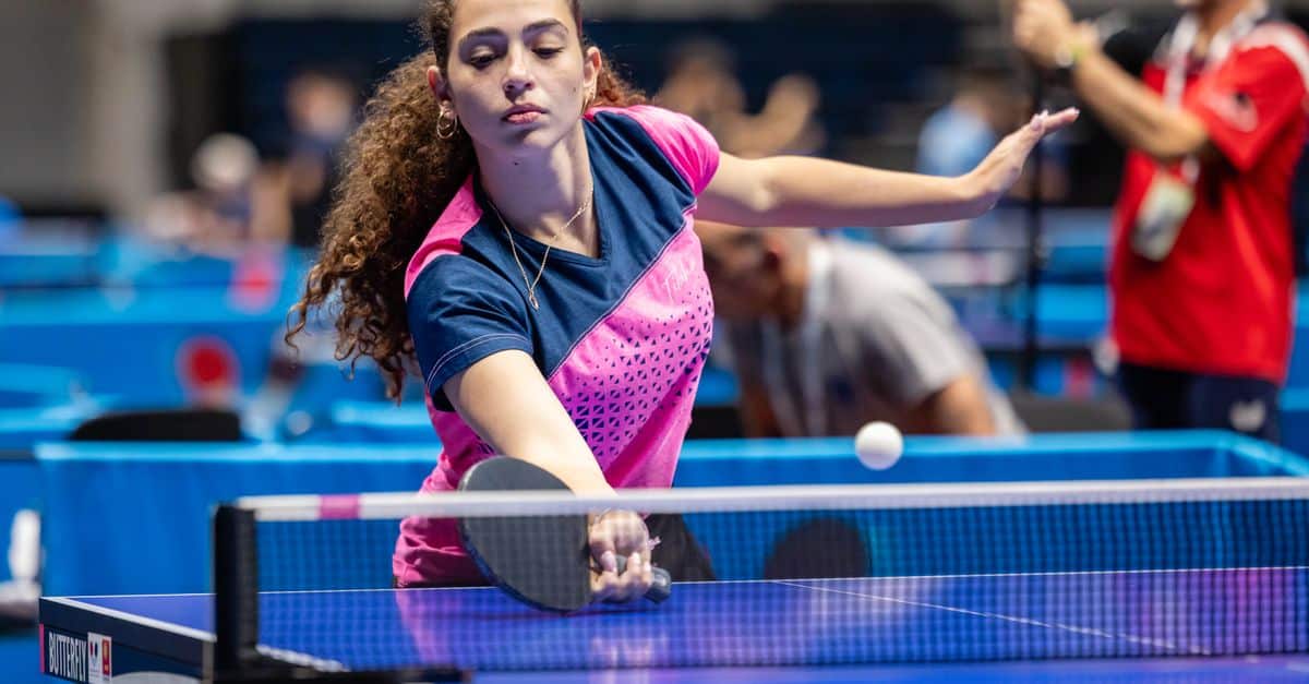 découvrez tout sur le tennis de table : règles, techniques, équipements et astuces pour améliorer votre jeu.