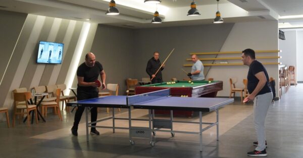 relevez le défi du tennis de table avec le table tennis challenge : améliorez votre technique, affrontez des joueurs du monde entier et vivez une expérience de ping-pong intense et captivante.