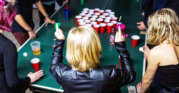 découvrez l’univers du tennis de table : règles, techniques, équipement et conseils pour progresser et profiter pleinement de ce sport dynamique.