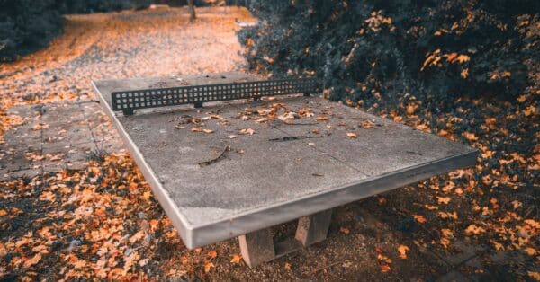 découvrez des blagues et des jeux de mots hilarants sur le tennis de table, pour faire rire les amateurs de ping-pong.